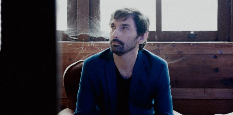 Sólo - Alfredo González