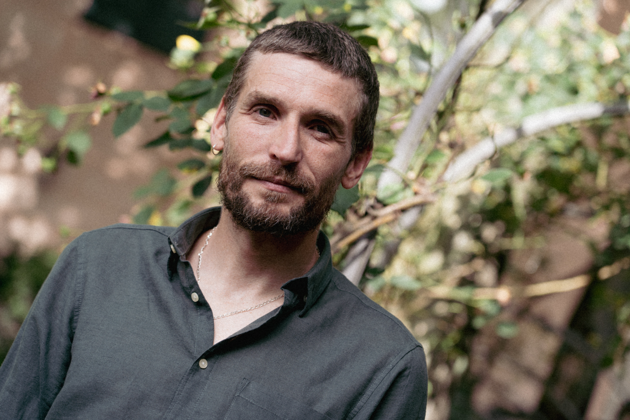 'Daruma' es minimalismo, escritura automática y naturaleza. Ove habla de su nuevo disco. OVE por @bea11trice